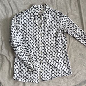 Vineyard Vines White and Blue Casual Button Down Shirt